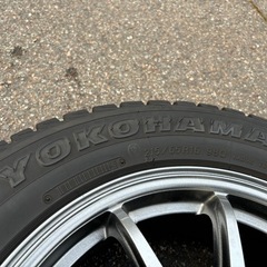 最終値下　ヨコハマタイヤ　スタッドレス　215/65/r16の画像