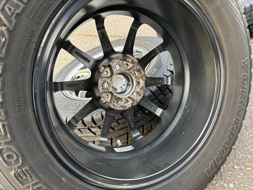 最終値下　ヨコハマタイヤ　スタッドレス　215/65/r16