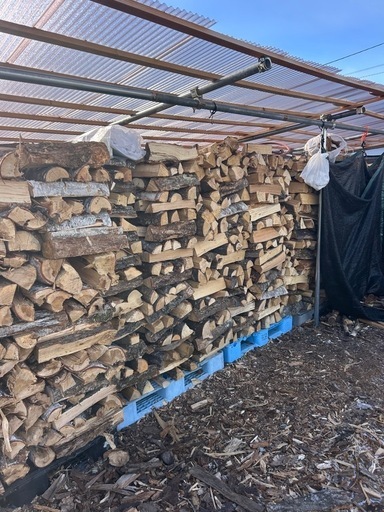 広葉樹ミックス　　軽トラ一台　乾燥済み
