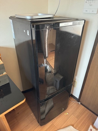 冷蔵庫 黒 146L