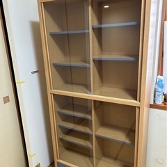 美品 ガラス扉付き 本棚