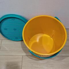 オムニウッティ　蓋つきバケツの画像