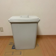 ゴミ箱　ボックス
の画像