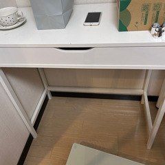 IKEA ドレッサー　デスク