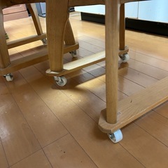 食卓用テーブルの画像