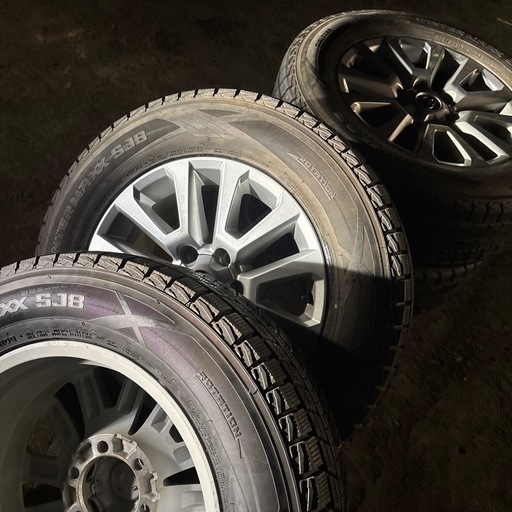 プラド150ブラックエディション純正265/60R18スタッドレスタイヤセット