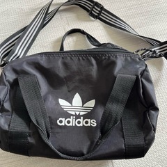 アディダス　ミニボストンバッグ