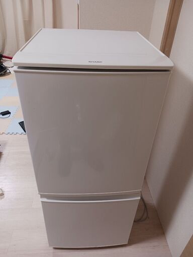 冷蔵庫137L