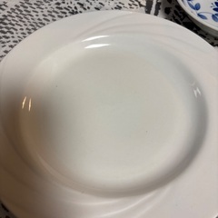 大皿と小皿と丼