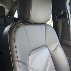 H.30(2018)年 ポルシェ マカン ★ グレー 走行25,300km  ベースグレード5名　フルタイム4WD　ETC　ナビ　ドラレコ　Wエアバック　ABS　Bluetooth　HID　電動シート　ターボ　本革　後関プライバシーガラス　車検２年付き　　17161の画像