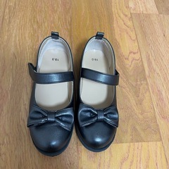 卒園式の服と靴のセットの画像