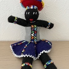 アフリカ　フェルトとビーズの人形の画像