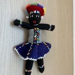 アフリカ　フェルトとビーズの人形の画像