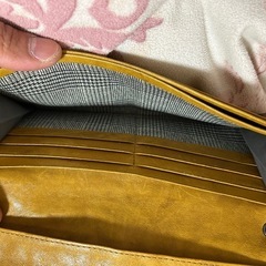 びっみょーにびひん🤢タケオキクチ革財布‼️🤣の画像