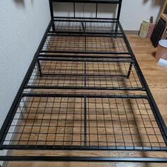 シングルベッド(フレーム、希望があればマットレスもお付けします)の画像