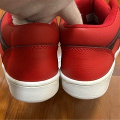 新品未使用　VANS ハイカットスニーカー レッドの画像