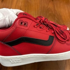 新品未使用　VANS ハイカットスニーカー レッドの画像