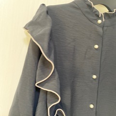 長袖ブラウスの画像