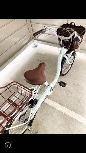再値下げ‼️もっとお安くしました‼️早い者勝ち‼️モワティエミニBAA-L   ホワイト 仕様　20インチ　3段変速　オートライト　専用インナーバッグ付  新品価格     ¥53,900(税込)  購入時期　2024年　5月 乗車回数　２回　（ほぼ室内保管） 購入時に持ち帰った時と、試運転（息子）で乗車  売却理由　両膝の手術をした母親に購入したが、膝の治りが悪く、乗る機会がない為、売却  売却時は　防犯登録を解除してお渡し　
