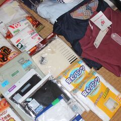 新品未使用品・男性用下着と服を未開封品を36個をまとめての出品です。「主にMサイズを36個をいろいろ全部まとめての出品です。 の画像