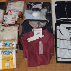 新品未使用品・男性用下着と服を未開封品を36個をまとめての出品です。「主にMサイズを36個をいろいろ全部まとめての出品です。 の画像
