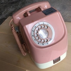 ★レトロなピンク電話★