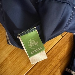 CROCS ネイビー ラッシュガード 100cmの画像