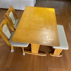 伸長式 ダイニングテーブル4点セットの画像