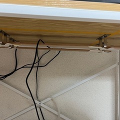ラック付きデスクの画像