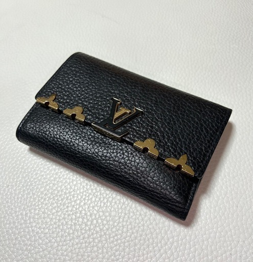 ＊定価税込¥180,290＊ ルイヴィトン　カプシーヌ　黒レザー　三つ折り財布