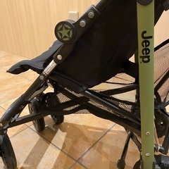 【お取引中】jeep ベビーカー　ゴビ(カーキ)の画像