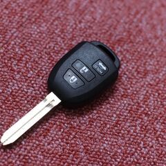 登録します トヨタ純正キーレス 3ボタン 200系ハイエース　レジアスエース　シエンタ　８０ノア　ヴォクシーなどの画像