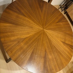 ダイニングテーブル　丸型の画像