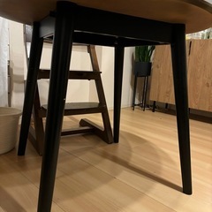 ダイニングテーブル　丸型の画像