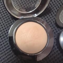M.A.C チーク　アイシャドーの画像