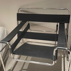スチールレザーチェアの画像