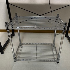 机とライトの画像