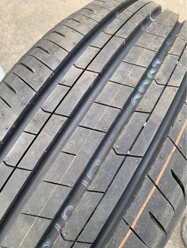 新品ノーマルタイヤ 225/60/18