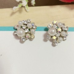 ピアスイヤリング4点セット『ホワイト系おまけ付き』