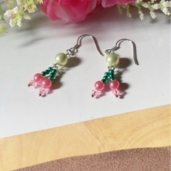 ピアス4点セット『ピンク系』おまけ付きの画像