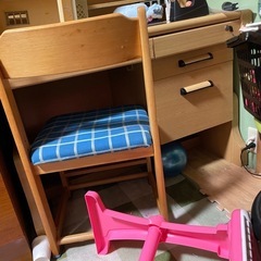 急募 学習机 勉強机 3台有ります。の画像