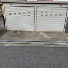 イナバガレージ　電動シャッターの画像