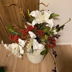 花瓶　造花　オブジェの画像