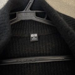 Uniqlo クォータージップセーター(黒)の画像