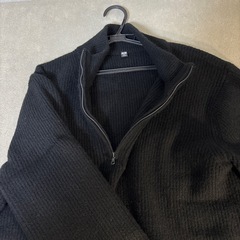 Uniqlo クォータージップセーター(黒)の画像