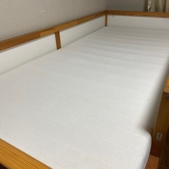 IKEAリバーシブルベッドの画像