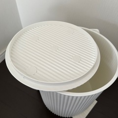 オムニウッティ バケツ Lサイズ ホワイト
の画像