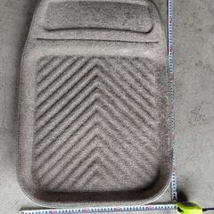 現金歓迎☆車　フロアマット　3個　3Ｄ立体　防水　ベロア風　雪国はコレでしょ♪　ベージュ系内装に……　小汚れ有り　引き取り限定です☆　の画像