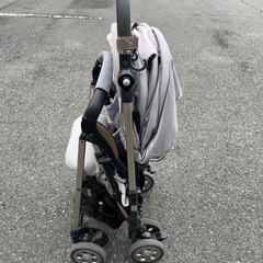 Combi ベビーカー　折り畳み可　引き取りのみの画像