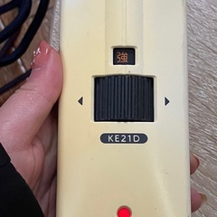 I2502-044 ユアサプライムス リビングコタツ Nポルト R80B NA 2020年製　リモコン黄ばみあり 動作確認済み 温かさ調節可能の画像